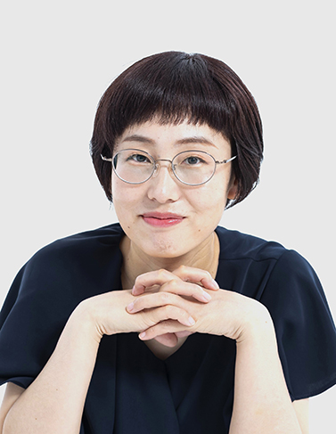 明吉智美（アキヨシ トモミ）